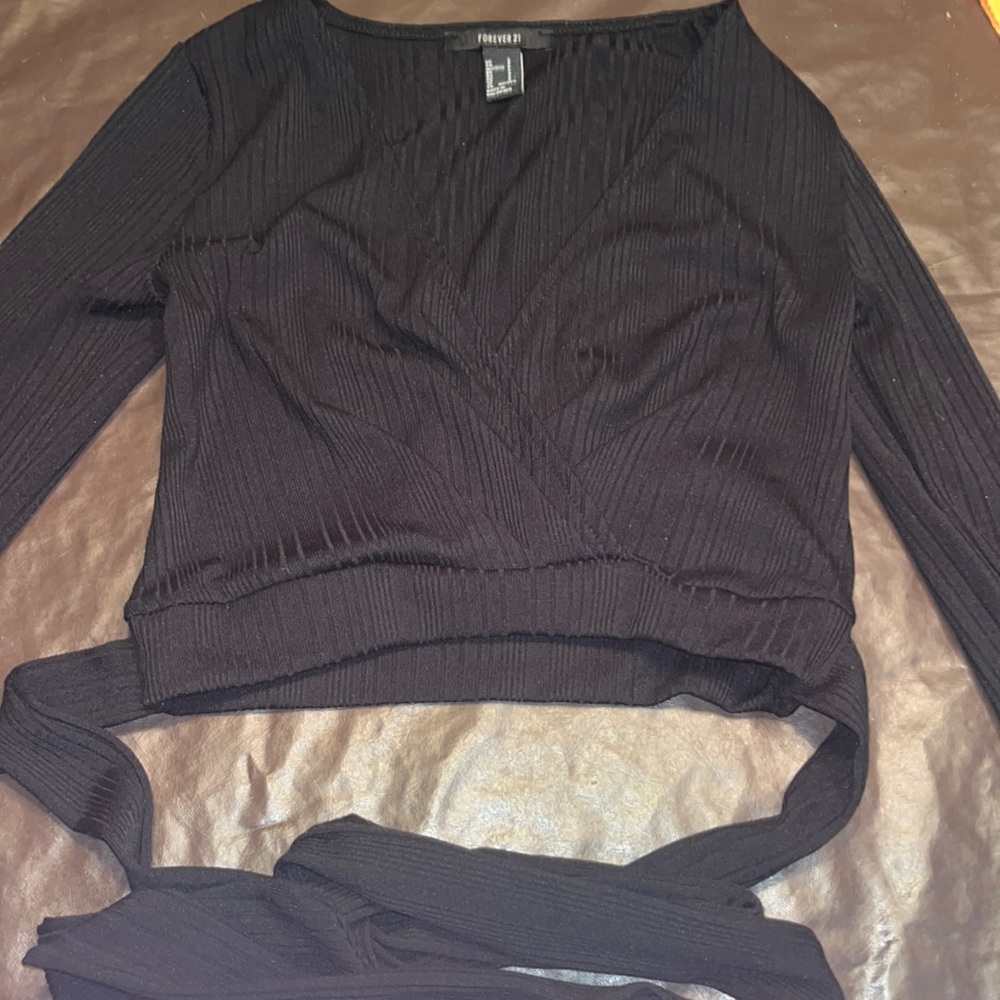 Wrap around long black sleeved shirt